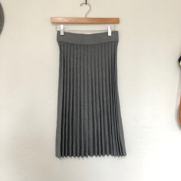 Modern Citizen Pleated Pull On Knit Skirt - Picture 4 of 7